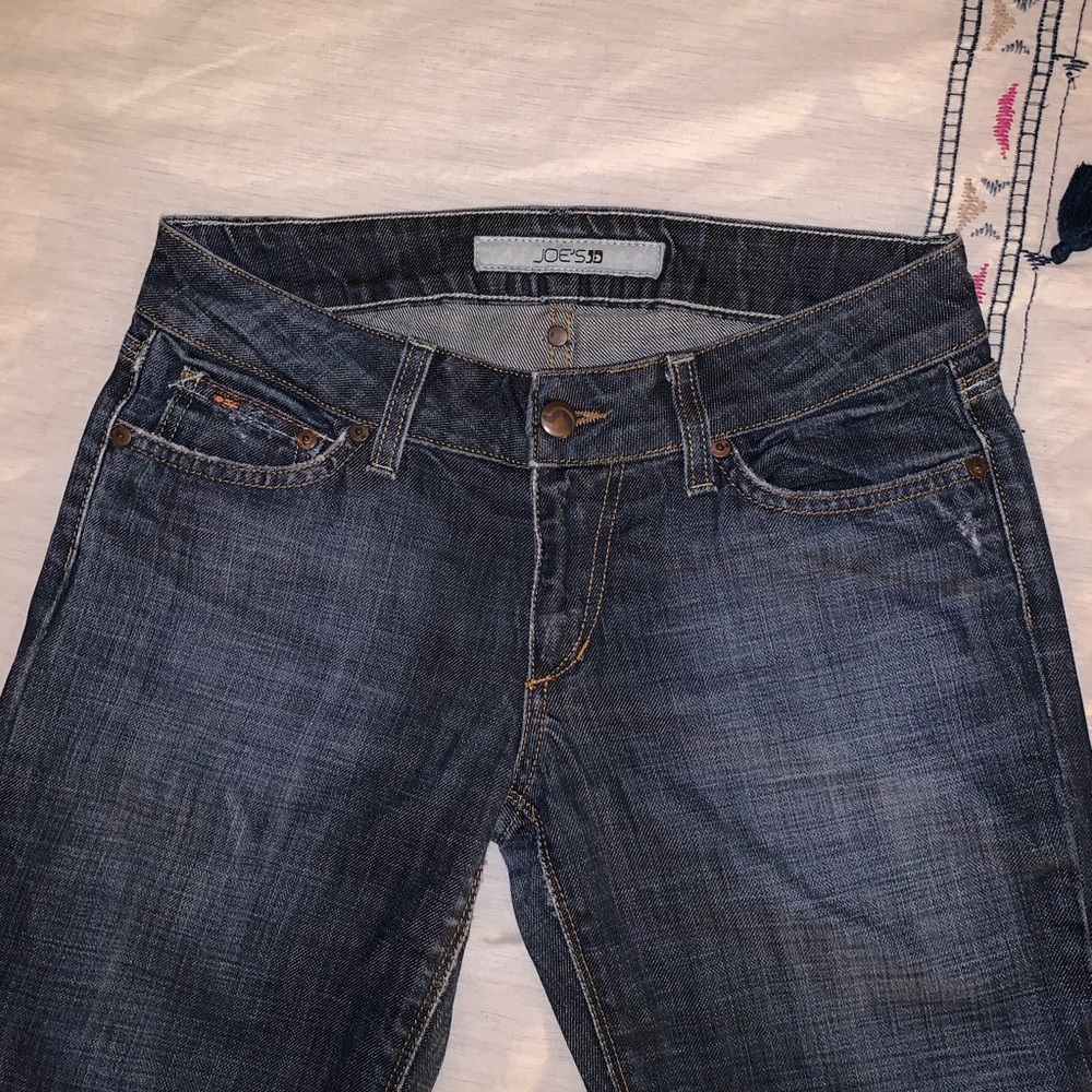 Joe’s Jeans Dark Blue Distressed Straight Jeans 👖
